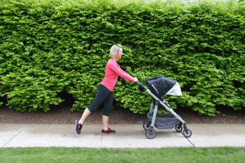 5 bài tập thể dục với xe đẩy giúp các mẹ giảm cân 3