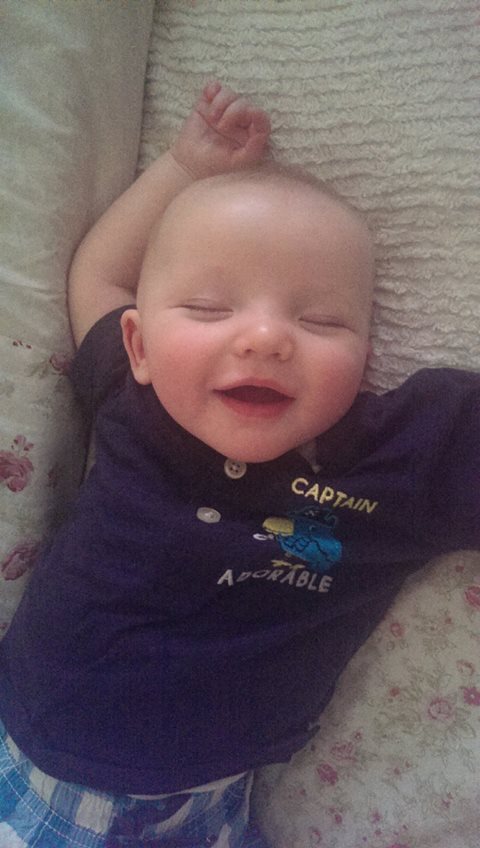 Đáng yêu bộ ảnh trẻ em ngủ với gương mặt tràn đầy hạnh phúc  16