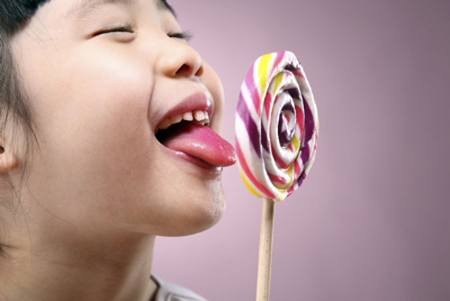 6 sự thật về việc cho con ăn đường có thể bố mẹ chưa biết 3