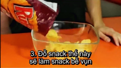 Cách lấy snack khỏi túi