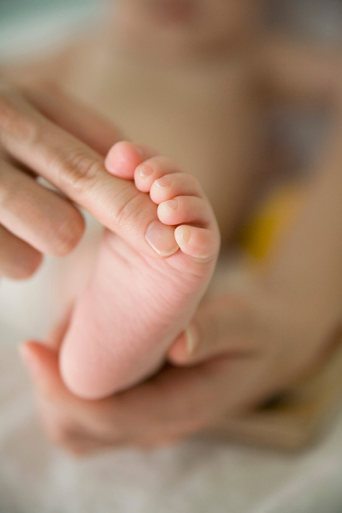 Bài mát-xa chân giúp bé cứng cáp hơn 3