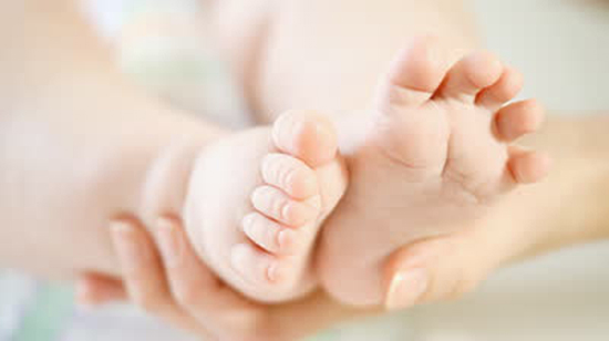 Bài mát-xa chân giúp bé cứng cáp hơn 5
