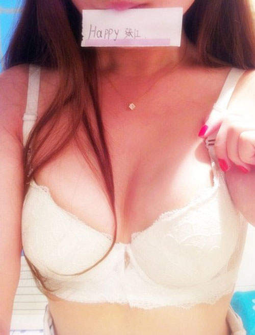 Phát sốt với cuộc thi ngực đẹp trên mạng Trung Quốc 7