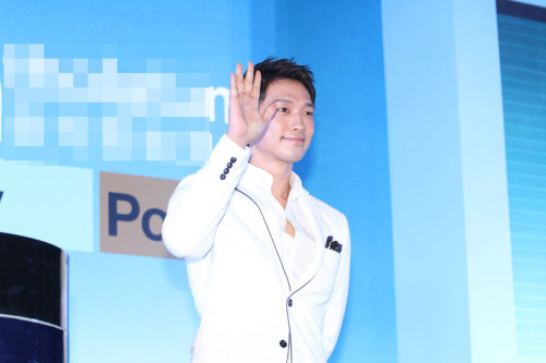 Vừa xuất ngũ Rain đã bận rộn với công việc 6 Vừa xuất ngũ Rain đã bận rộn với công việc 6