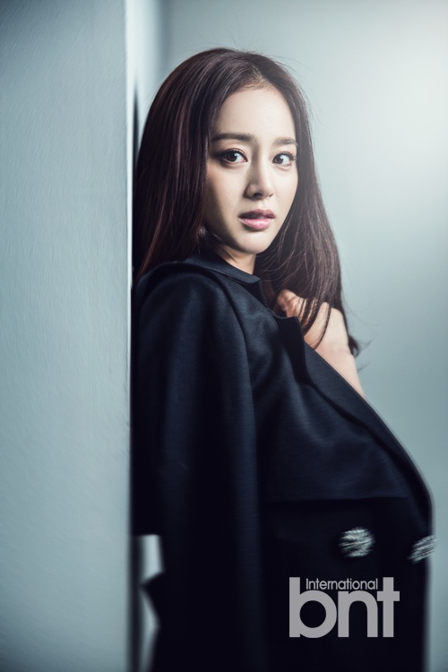 Kim Tae Hee đầy cuốn hút trong bộ ảnh mới 10