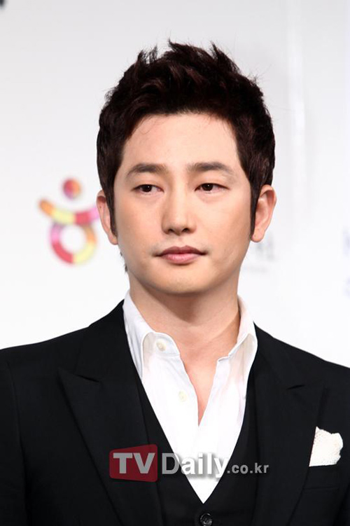 Park Shi Hoo được hâm mộ cuồng nhiệt tại Nhật Bản sau scandal 2