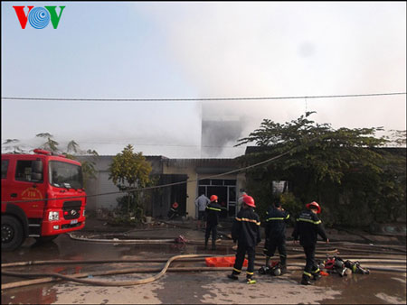 Cháy lớn ở Hải Phòng, lửa thiêu rụi gần 500m2 nhà xưởng 3