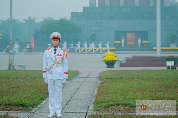 Chùm ảnh: Lễ chào cờ ở Quảng trường Ba Đình trong ngày đầu tiên của Năm mới 13