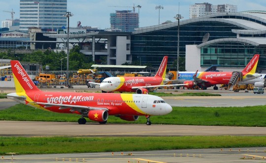 M&aacute;y bay Vietjet ngừng bay v&igrave; va v&agrave;o chim 1