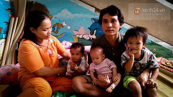 3 đứa trẻ sống dưới chân cầu thang bệnh viện chờ tin anh trai ở phòng cấp cứu 6 3 đứa trẻ sống dưới chân cầu thang bệnh viện chờ tin anh trai ở phòng cấp cứu 6
