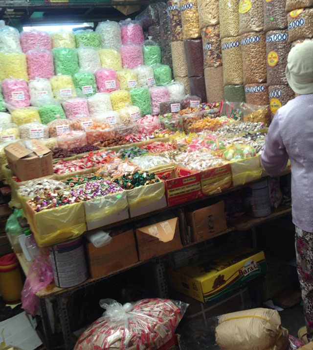 Bánh kẹo ngoại cân ký giá siêu rẻ: chỉ 40.000 đồng/kg 1