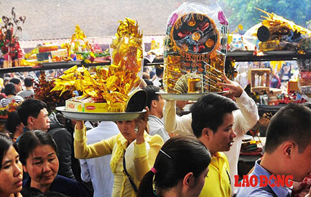 Đầu năm, vạn người chen ch&acirc;n 