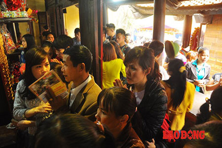 Đầu năm, vạn người chen ch&acirc;n 