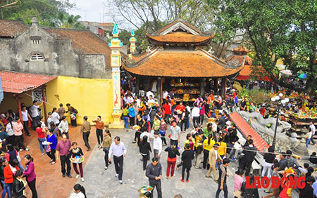 Đầu năm, vạn người chen ch&acirc;n 