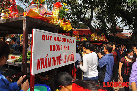 Đầu năm, vạn người chen ch&acirc;n 