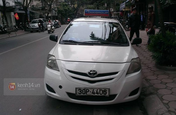 Hà Nội: Clip công an nằm trên nắp capo xe taxi gây xôn xao 4