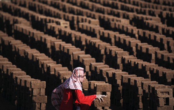 Chùm ảnh tuyệt đẹp về người phụ nữ lao động trên toàn thế giới 1
