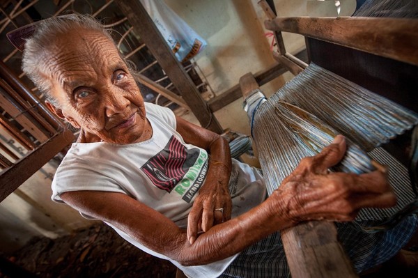 Chùm ảnh tuyệt đẹp về người phụ nữ lao động trên toàn thế giới 9