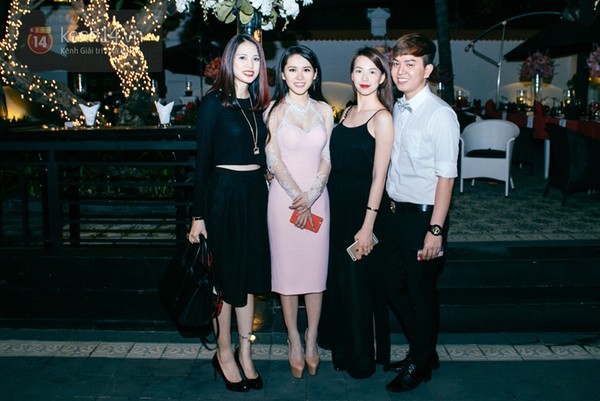 Vân Shi mặc váy giống Hồ Ngọc Hà, chi hơn 400 triệu tổ chức sinh nhật 18 tuổi 7 Vân Shi mặc váy giống Hồ Ngọc Hà, chi hơn 400 triệu tổ chức sinh nhật 18 tuổi 7