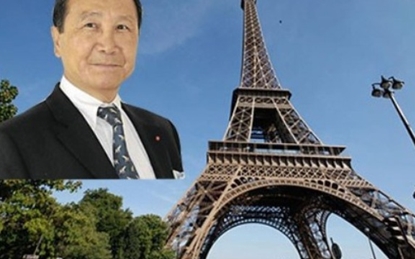 Triệu phú gốc Việt mua tháp Eiffel 1
