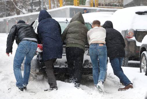 Tuyết rơi kỷ lục ở Nga: một giờ - 500 tai nạn, 200 chuyến bay bị hoãn 8