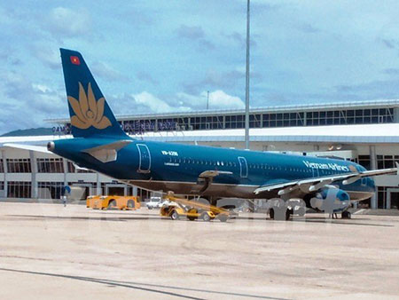 Máy bay Vietnam Airlines hạ cánh khẩn cấp cứu cháu bé 2 tuổi 1