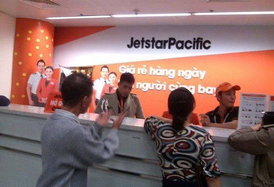 Trễ gần 9 giờ, hành khách của Jetstar Pacific đòi lại tiền 2