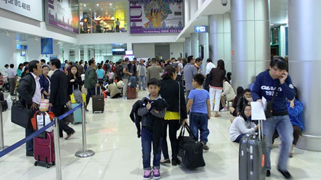 Sân bay Phú Bài hủy nhiều chuyến bay vì gió lớn 1