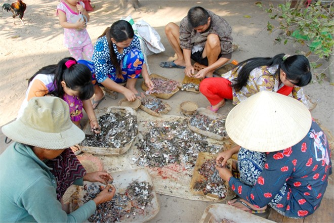 'Vũ nữ chân dài' hốt bạc trong mùa Tết 3