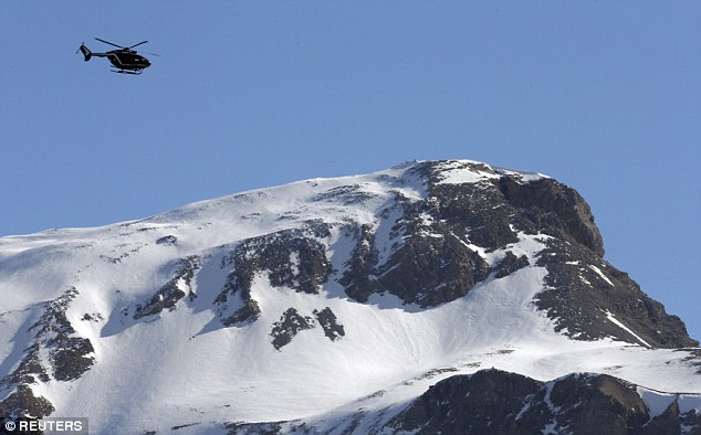 vì sao cơ phó Airbus A320 cho máy bay rơi xuống dãy núi Alps_1