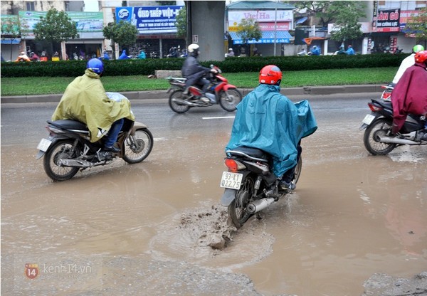 Hà Nội: Bùn đất ngập đường vành đai tiềm ẩn nhiều nguy cơ tai nạn 5