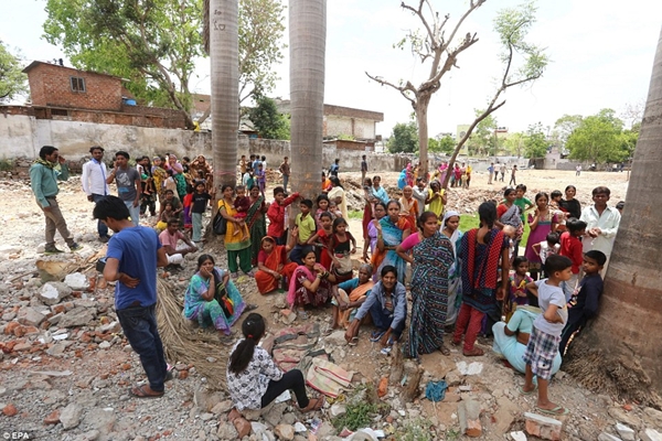 Động đất kinh hoàng ở Nepal 700 người thuộc 4 quốc gia thiệt mạng_16