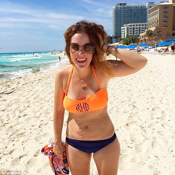 Bức ảnh người phụ nữ mặc bikini trên bãi biển hút 10 triệu lượt xem_1