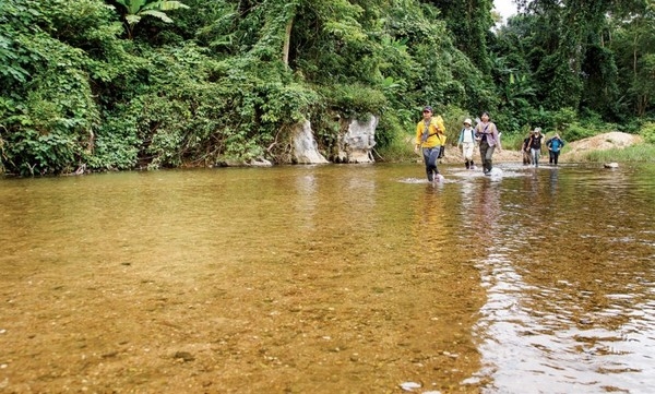 Cô gái du khách Việt đầu tiên khám phá Sơn Đoòng_7