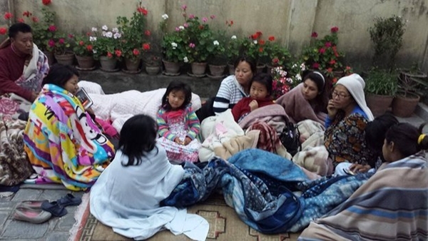 Xúc động cuộc sống của bé gái 5 tuổi sau trận động đất ở Nepal_3