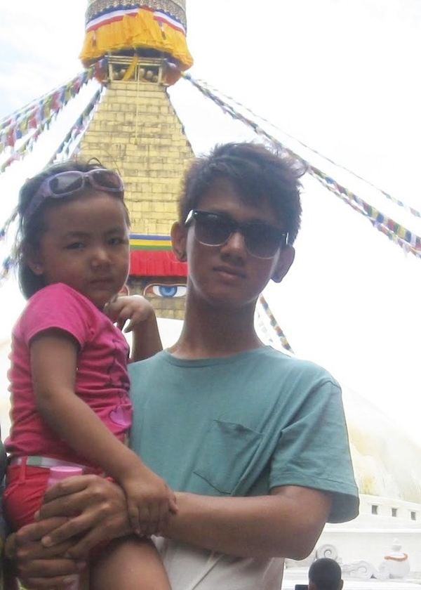 Xúc động cuộc sống của bé gái 5 tuổi sau trận động đất ở Nepal_5