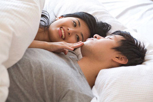 Kh&ocirc;ng chịu ki&ecirc;ng n&ecirc;n l&acirc;y bệnh cho chồng 1
