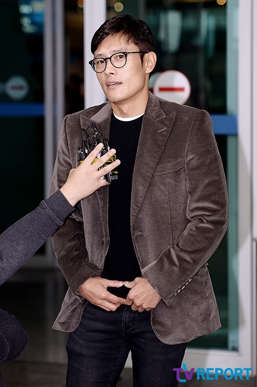 Lee Byung Hun lần đầu xuất hiện sau scandal tình - tiền 6