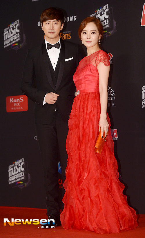 Chae Rim khoe sắc rực rỡ bên chồng trên thảm đỏ MAMA 2014 3