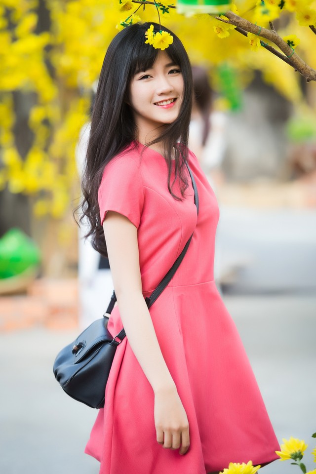 Hot girl S&agrave;i Th&agrave;nh đẹp rạng rỡ dưới sắc mai v&agrave;ng 3