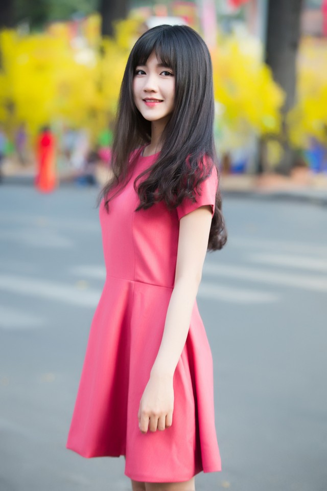Hot girl S&agrave;i Th&agrave;nh đẹp rạng rỡ dưới sắc mai v&agrave;ng 8