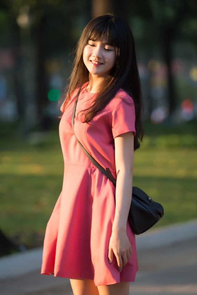 Hot girl S&agrave;i Th&agrave;nh đẹp rạng rỡ dưới sắc mai v&agrave;ng 10