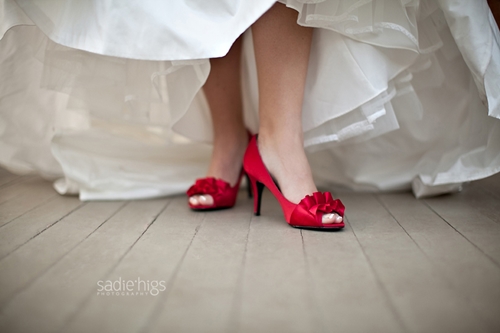 Phá cách với giày color block cho cô dâu thích nổi bật 4