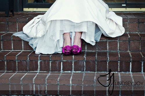 Phá cách với giày color block cho cô dâu thích nổi bật 24