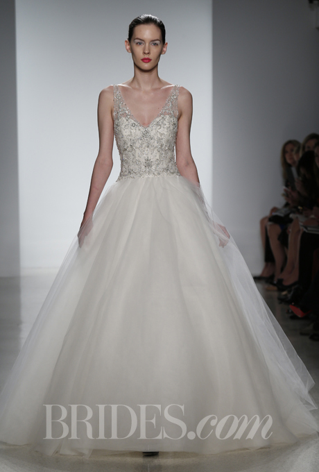 Những xu hướng váy cưới mới nhất tại Tuần lễ thời trang 2014 20