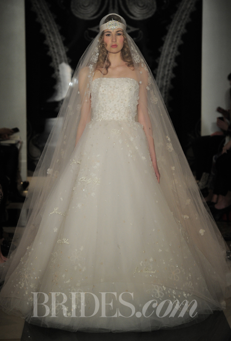 Những xu hướng váy cưới mới nhất tại Tuần lễ thời trang 2014 23