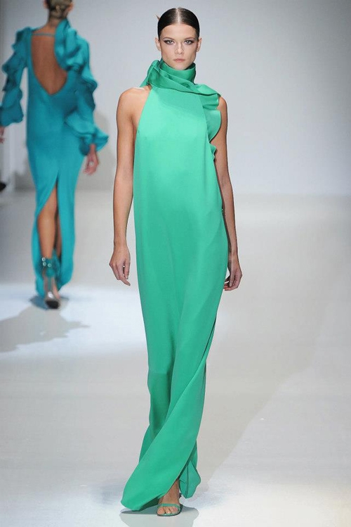 Lâm Chi Khanh bất ngờ đơn giản với mẫu váy của Victoria Beckham 21