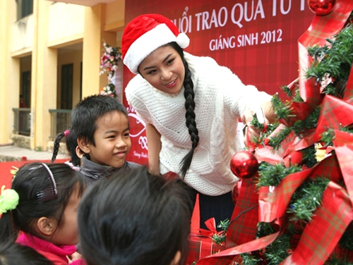 Đẹp - xấu phong cách ngày thường của Hoa hậu/Á hậu Việt 70 Đẹp - xấu phong cách ngày thường của Hoa hậu/Á hậu Việt 70