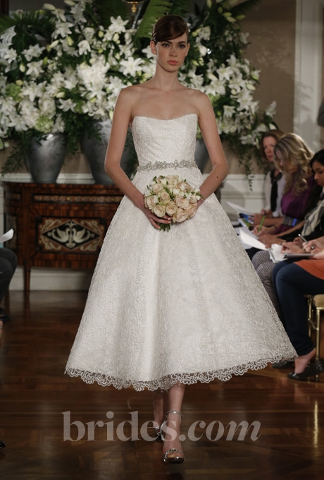 5 mẫu váy ngắn tuyệt đẹp cho đám cưới mùa mưa 10