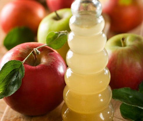 From brightening skin, whitening teeth to shiny hair with apple cider vinegar 3